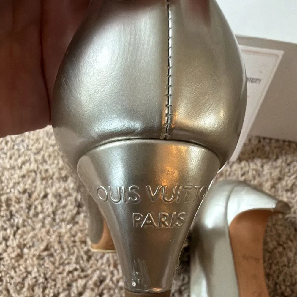 ⁠Louis Vuitton Metallic Silver Leather Almond Toe Kitten Heel Pumps EU 37 US 7